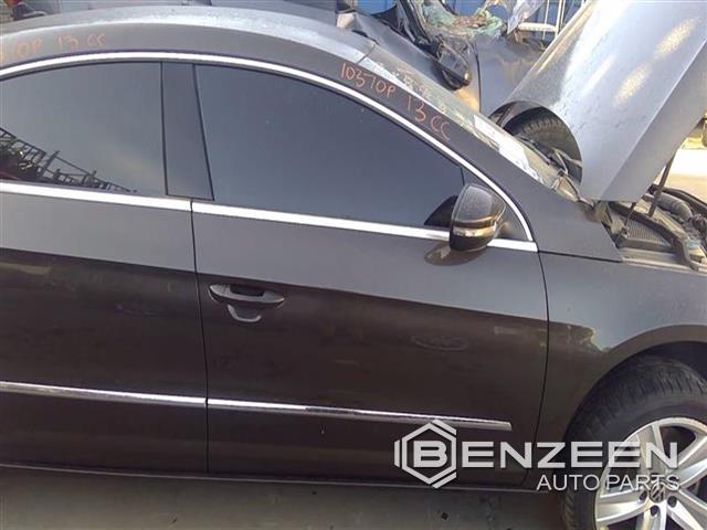 2009 Volkswagen CC Front Door (Right)