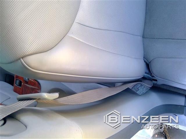 2005 Lexus LS 430 Front Seat Belt