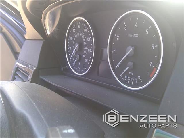 2008 BMW 535i Speedometer / Head Cluster