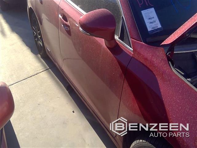 2011 Lexus CT 200H Front Door (Right)