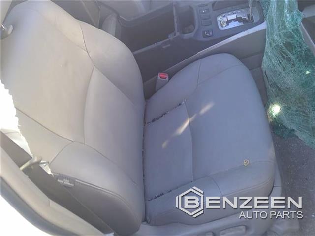 2006 Toyota 4 Runner Front Seat (Right)