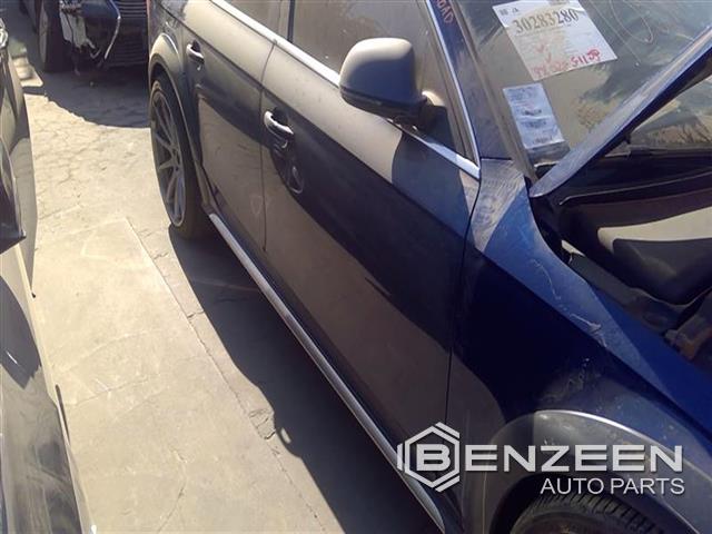 2013 Audi Allroad Front Door (Right)