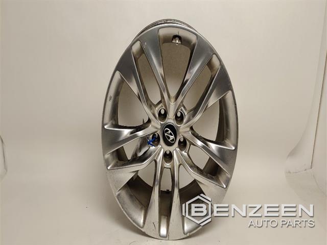 2015 Hyundai Genesis Wheel / Rim