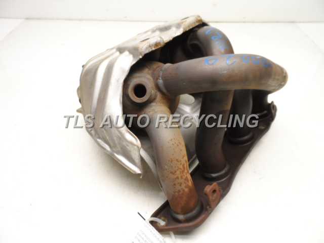 2003 Toyota MR 2 Exhaust Manifold